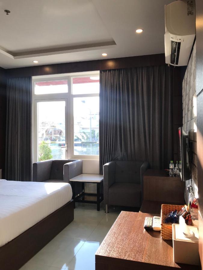Quoc Thanh Hotel Long Khanh Dış mekan fotoğraf