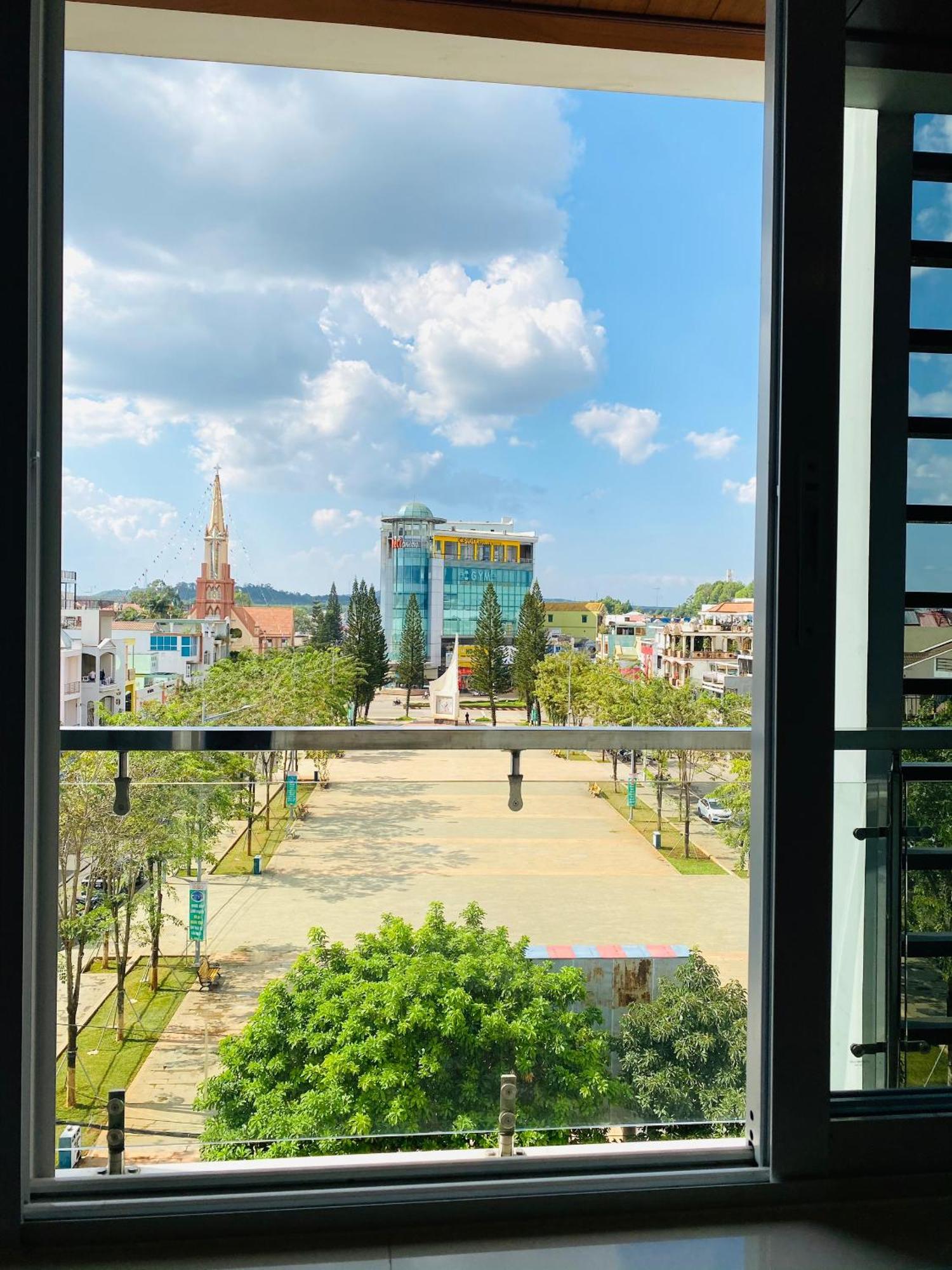 Quoc Thanh Hotel Long Khanh Dış mekan fotoğraf